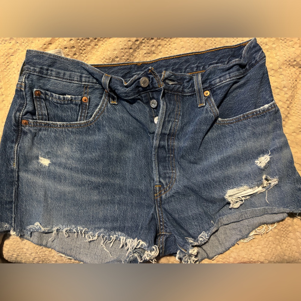 Levi’s 100% cotton medium wash denim 501 shorts